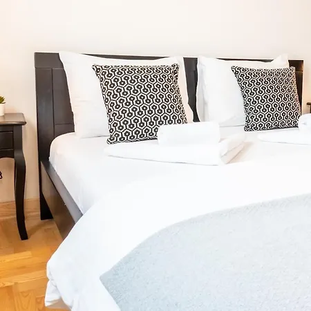 Center 2bdr Additional Living King Bed 4 Pers