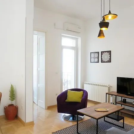 Center 2bdr Additional Living King Bed 4 Pers Bělehrad