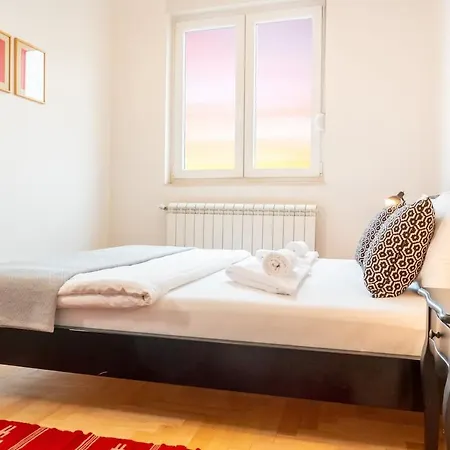 Center 2bdr Additional Living King Bed 4 Pers 公寓 贝尔格莱德